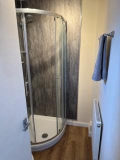Quiet, Sleeps 12, 2 bathrooms, Lots of parking, KIA 2 - Nottingham - 4