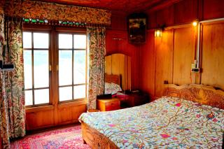 Golden Flower Heritage Houseboats - Srinagar - 1