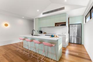 Riverside Luxe- Brand New, 50m to river, 3 bedroom, pizza oven! - Ocean Grove - 2