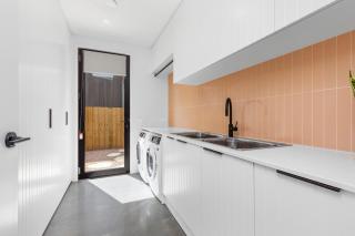 Riverside Luxe- Brand New, 50m to river, 3 bedroom, pizza oven! - Ocean Grove - 6