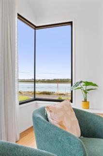 Riverside Luxe- Brand New, 50m to river, 3 bedroom, pizza oven! - Ocean Grove - 7