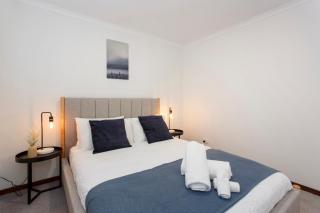 Hillarys Hideaway - 2