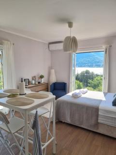 Sea Breeze Apartments - 5