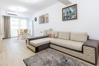 OZI Apartment in Infinity Beach Resort - parking - Mamaia - 7