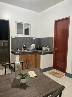 Affordable Apartelle 15mins to the Airport Airport & Sugba Lagoon-Triple Beagle Apartment - 1