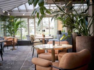 Carlton Oasis Hotel - 2