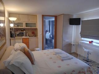 Enallio Luxury Apartments - 4