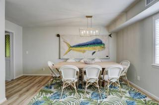 Harbor HideAway with Heated Pool 1 Mile to Beach and close to Cruise Terminal - Galveston - 8