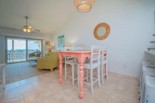 Simply Wonderful Condo with Bayview Private Pier and Pools - 7