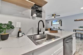 Stay Awhile Condo Minutes to Beach with Pool - Galveston - 1