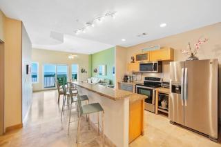 Oceanside Escape with 3 Bedrooms Spectacular Ocean View and Pool - Galveston - 4