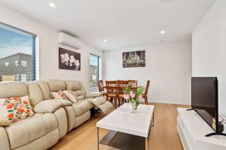 Ventura Delight Townhouse with Parking and Patio - Auckland - 0