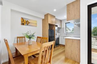 Ventura Serenity Townhouse with Parking and Patio - Auckland - 5