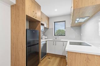 Ventura Serenity Townhouse with Parking and Patio - Auckland - 3