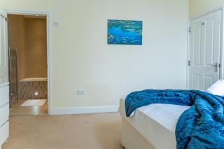 Premium 3BR-3BA in Prestigious Bloomsbury - 3