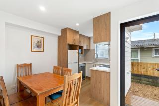 Ventura Retreat Townhouse with Parking and Patio - Auckland - 8