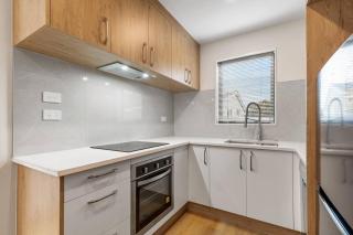 Ventura Escape Townhouse with Parking and Patio - Auckland - 2