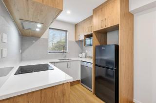 Ventura Escape Townhouse with Parking and Patio - Auckland - 1