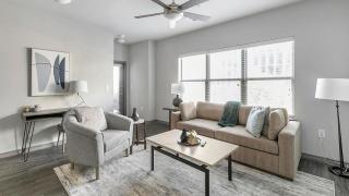 Landing at Bottle House of Main - 2 Bedrooms in Fort Worth - Fort Worth - 7