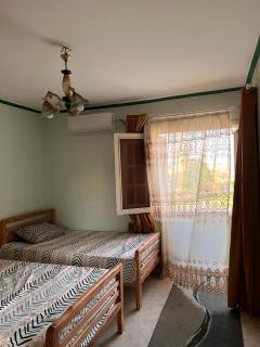 شقه مفروشه بالحى المتميز السادس م اكتوبر مفروشه بالكامل ومكيفه للايجار السنوى - 2