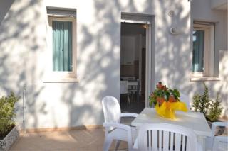 Modern downtown flat near the beach - 1