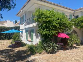 Chez Madou, T1 en bas de villa et rez de jardin à 900m de la mer et des commerces - Fréjus - 9