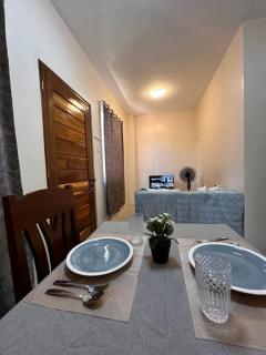 Modern 1-bedroom Apartment with Full-Bed - Sibulan - 0