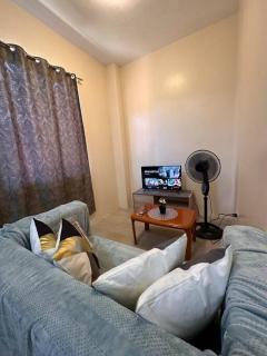 Modern 1-bedroom Apartment with Full-Bed - 1