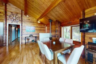 Hammersley Beach Cabin - 4