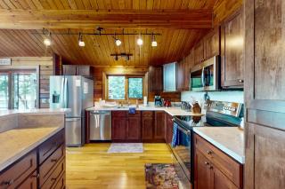 Hammersley Beach Cabin - 2