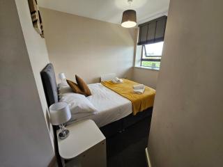 Holiday home - Manchester - 8