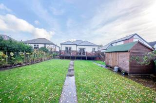 3BR Detached Bungalow with Parking - Stannington - 2