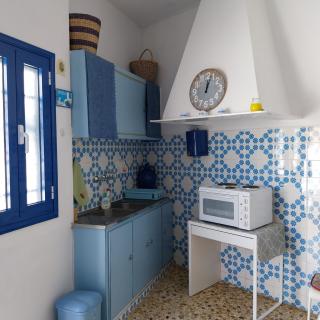 Cycladic house White and Blue in Kato Chora - Serifos Chora - 6