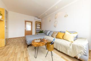 Rooftop Flower Power Apartmant - 6