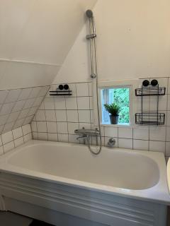 Stockholm 5-Beds Sleeps 12 with Garden Access - 4