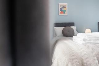 Warwick Uni-Modern 3 bed house free parking, WiFi, Garden - 1