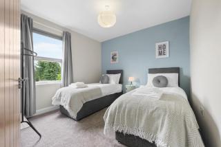 3BR nr Warwick Uni-Free Parking, Fast WiFi, Sleeps 6 - 8