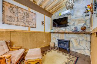 Hobbit-Themed House on 6 Acres in Cosby - 5