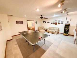 Pool Arcade Ping-Pong Spacious Home Location Near NASCAR by Vacation Your Way - 8