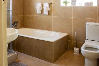 Little Oasis Self Catering Cottage - 9