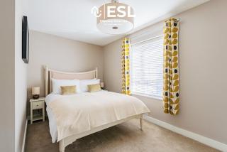 3 Bedroom Modern Townhouse with Garage Parking - Chester - 7