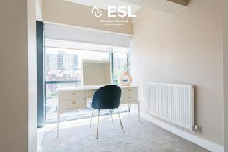 3 Bedroom Modern Townhouse with Garage Parking - Chester - 2
