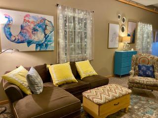 Eclipse Condo - Beautiful 2 Bedroom Stay by Beach - Pepin - 7