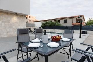 Luxury Villa Pam - Private villa with a heated pool and a summer terace with 4 bedrooms - 230 m2 NEW!! - Mandre - 3