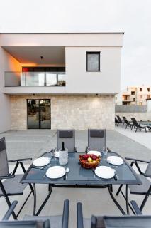 Luxury Villa Pam - Private villa with a heated pool and a summer terace with 4 bedrooms - 230 m2 NEW!! - Mandre - 2