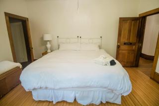 Amelia Room BW Boutique Hotel - Central Lake - 1