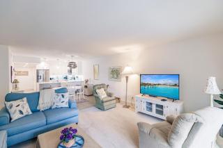 1055-207 Relax with a Picturesque Pond View - Sarasota - 9