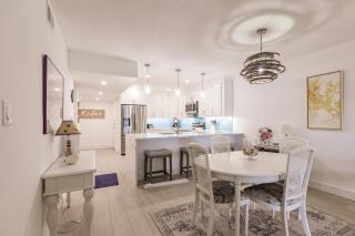 1055-207 Relax with a Picturesque Pond View - Sarasota - 5