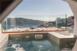Breathtaking Santorini Suite Broccos Suite 1 Bedroom Min, Children Age 12 Years Private Furnished Balcony With Hot Tub Overlooking The Sea , - Oia - 5