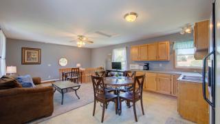 Marigold Apartment - Cute Loft 5 Minutes to Marina - Lake City - 4